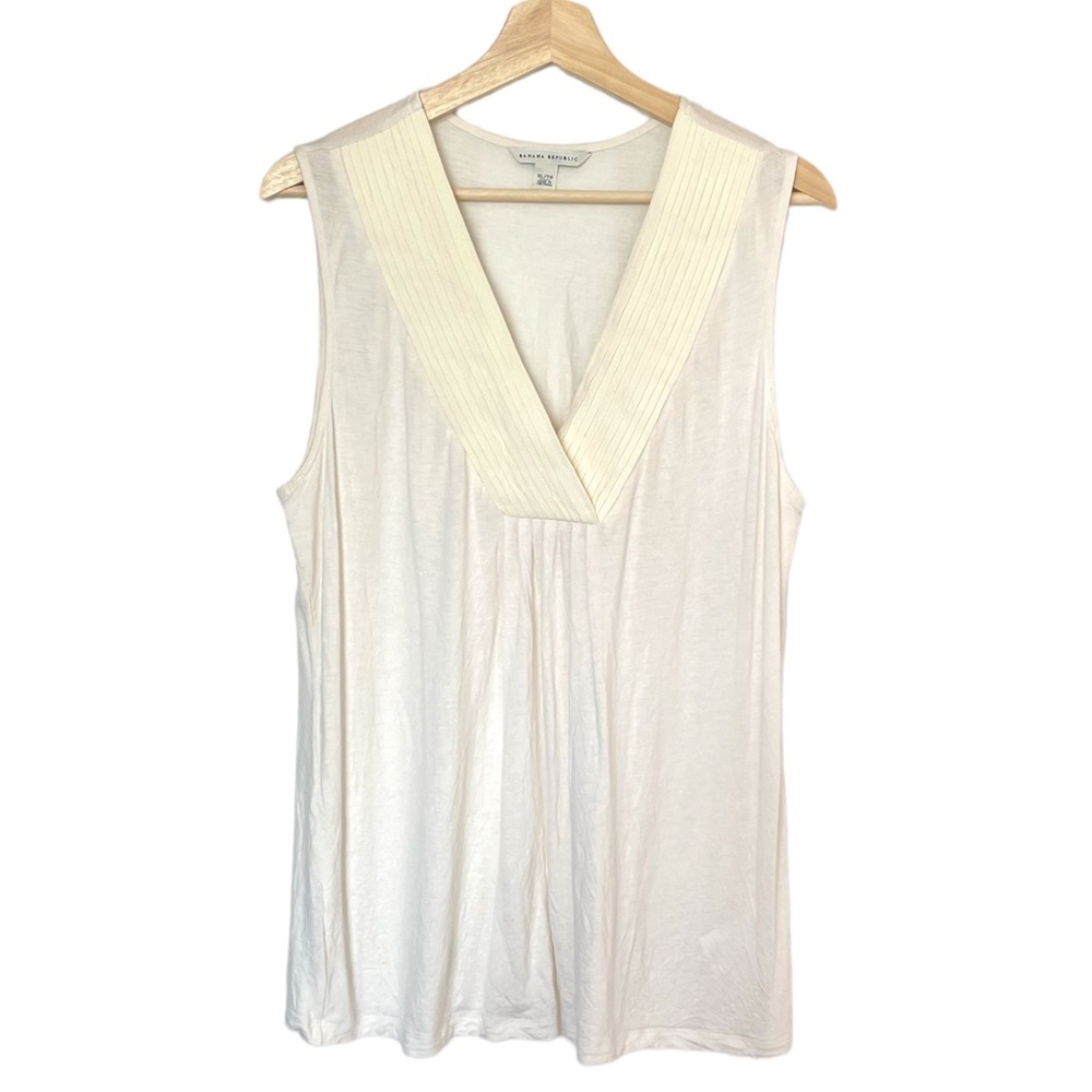 Banana Republic Sleeveless V Neck Rayon Blouse, Cream/Off White, Women’s Size XL